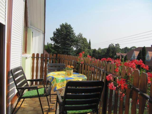 Andrea Apartmanház Balatongyörök Cameră foto